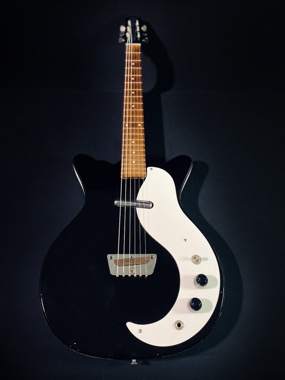 1963 Danelectro 3011 Shorthorn full guitar