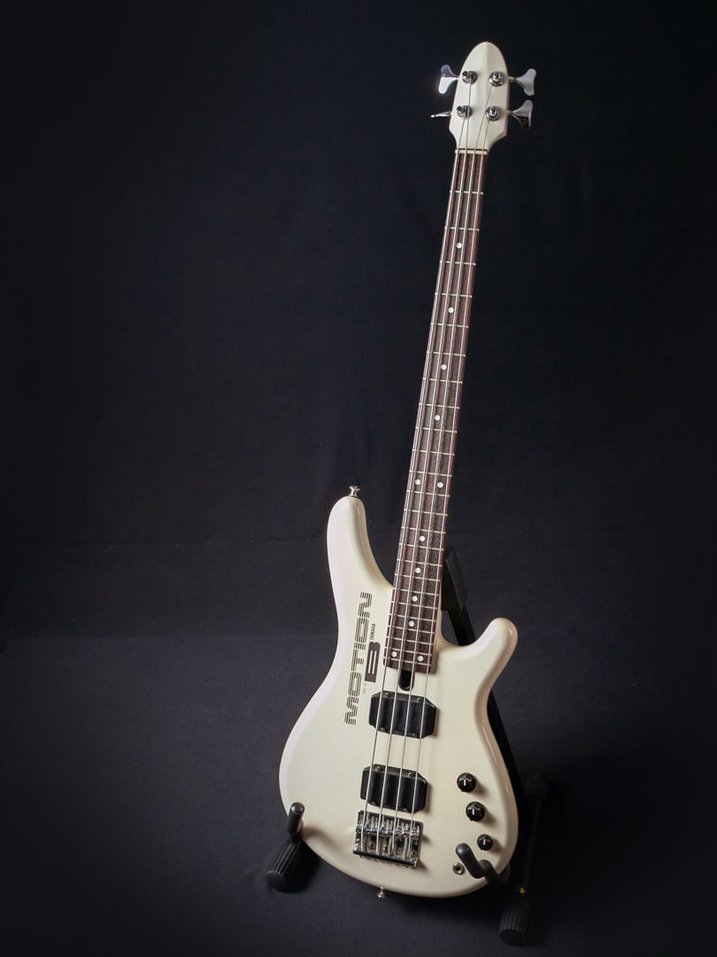 Yamaha Motion B MB-III Bass Guitar | The Local Pickup