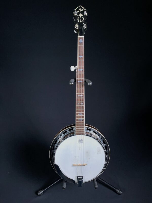Fender-Leo-5-string-banjo-01