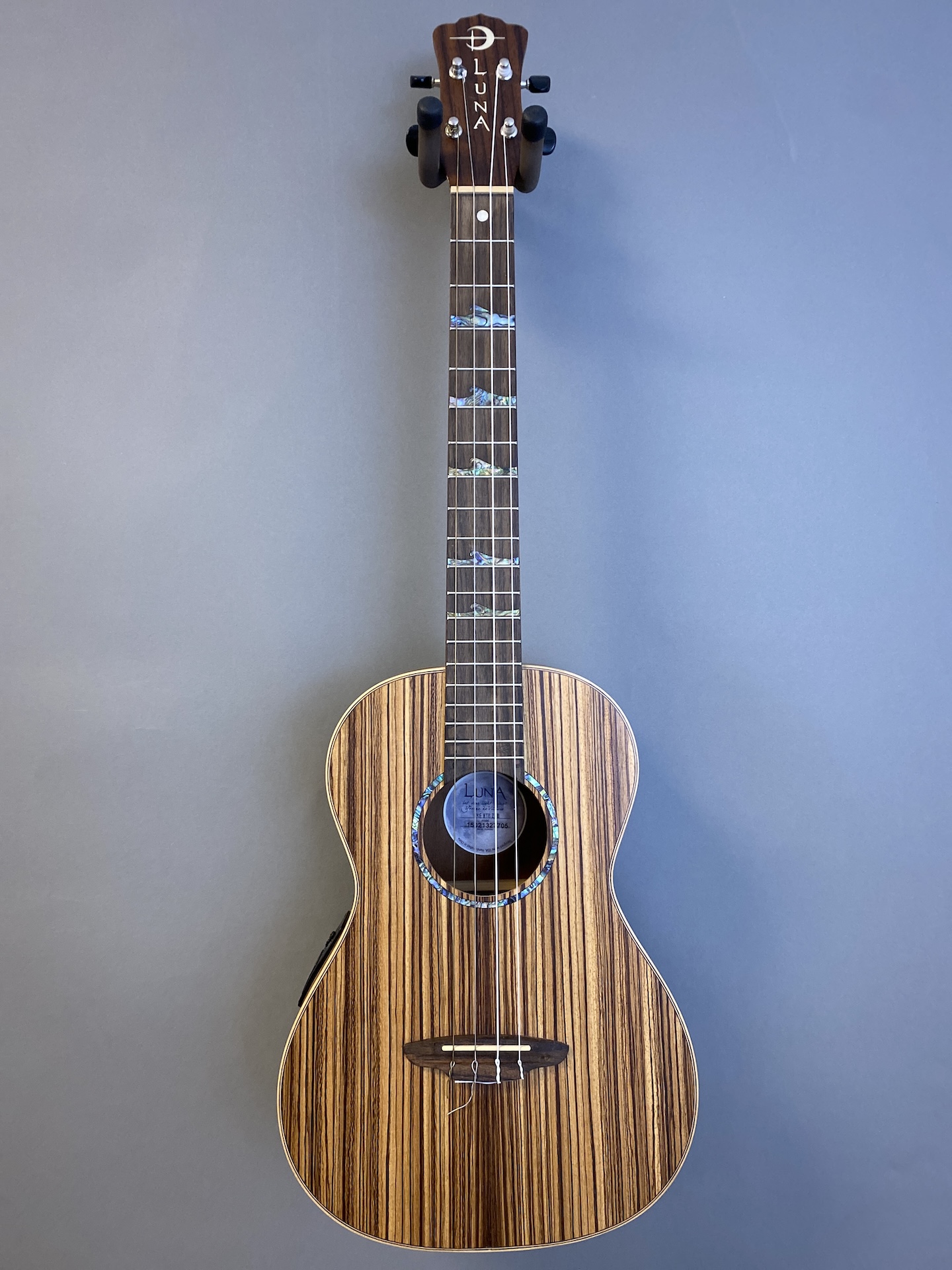 Luna Ukulele HTB ZEB Wave