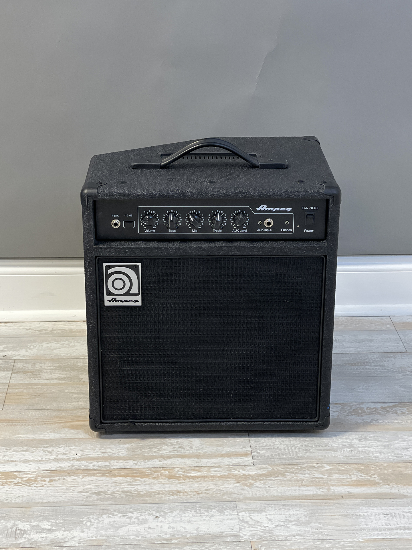 Ampeg BA-108v2 20-Watt 1x8" Bass Combo Amp