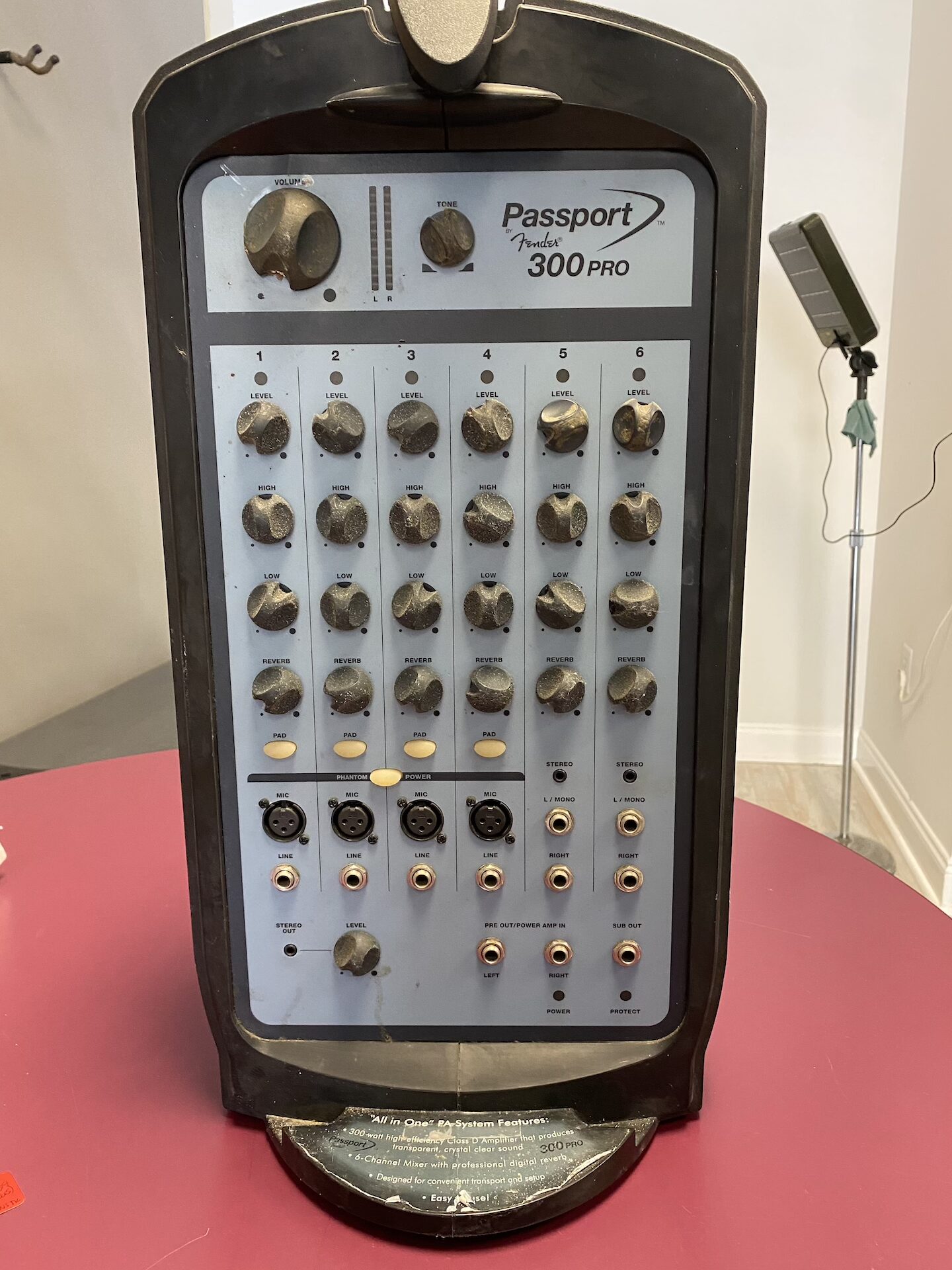 Fender Passport 300 Pro (PA Head Only)