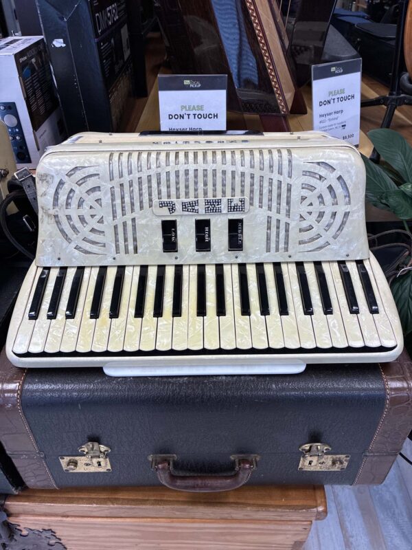 1949–1954 Excelsior 41-key LMH Piano Accordion