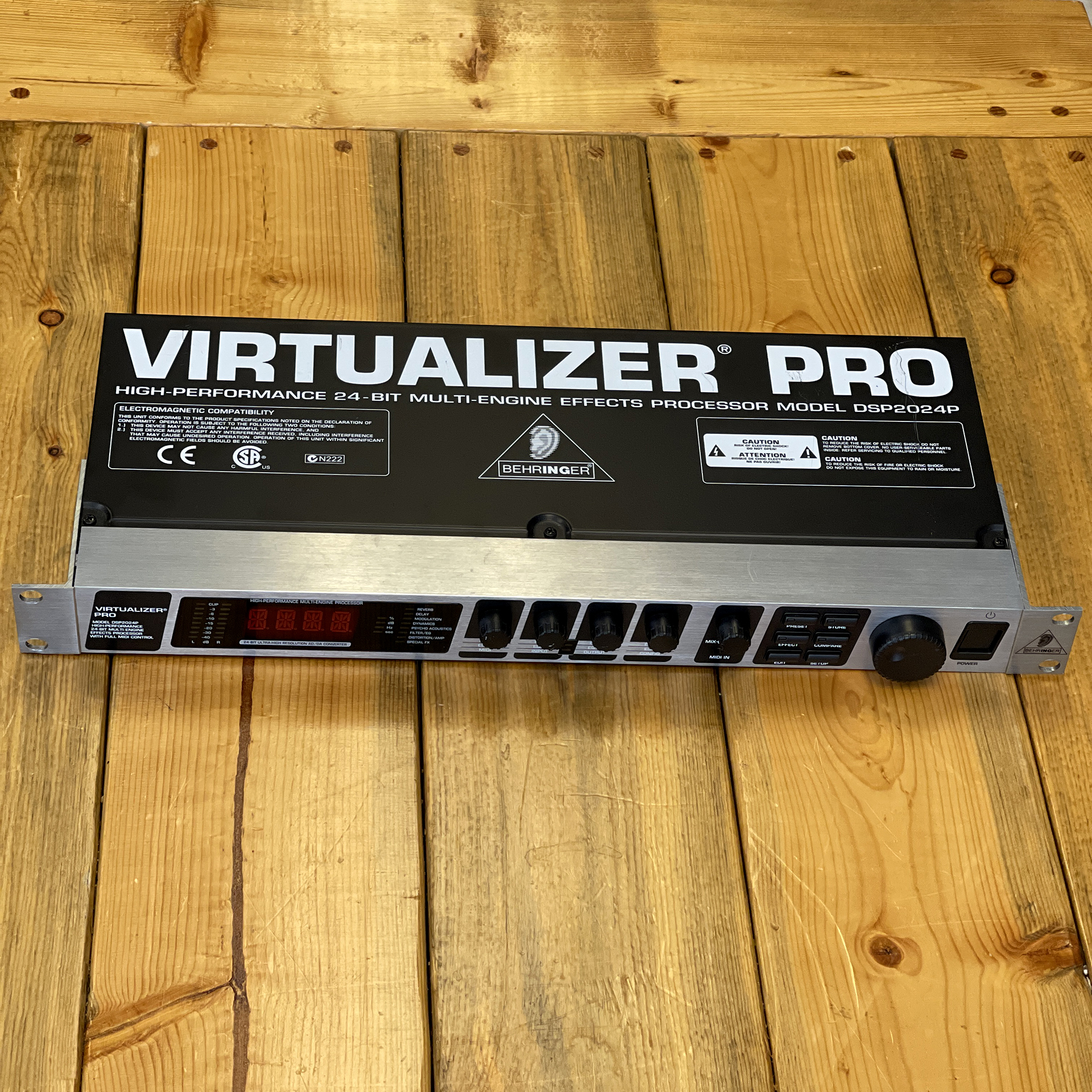 Behringer DSP2024P Virtualizer Pro Multi-engine Effects Processor