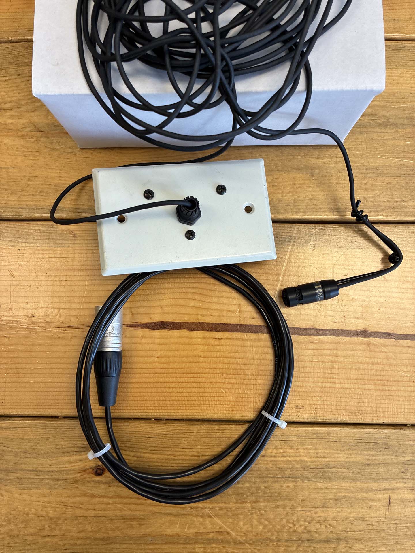 Crown Choir Microphone with Jack Plate