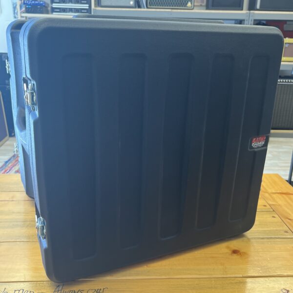 Gator G-PRO-10U-19 10U, 19″ Deep Molded Audio Rack