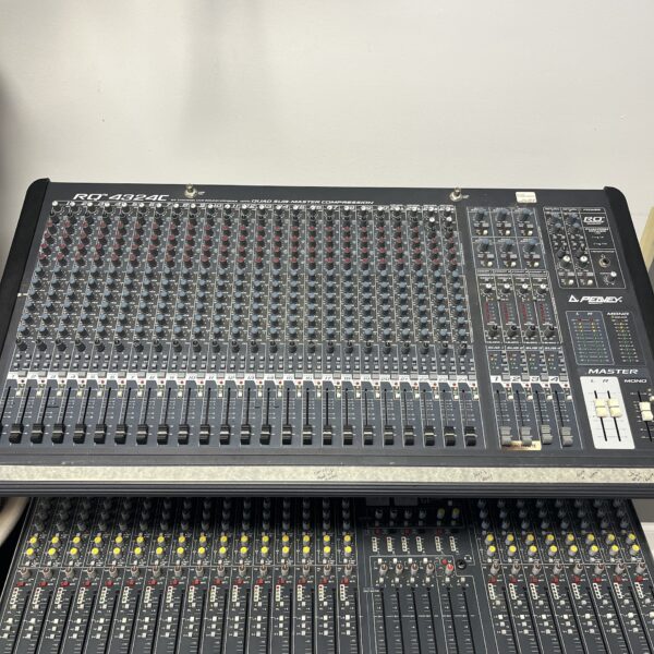 Peavey RQ 4324C 24 Channel Live Sound Console