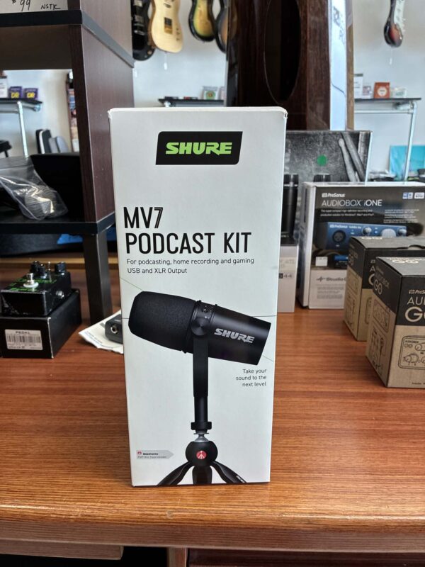 Shure MV7 Podcast Kit