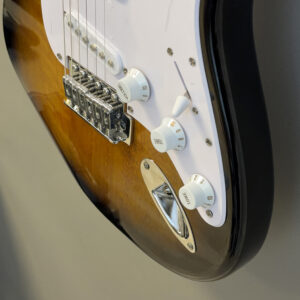 Squier Sonic Series Stratocaster Pack - 2-color Sunburst - Image 13