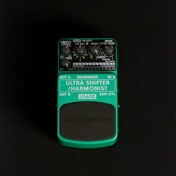 Behringer US600 Ultra Shift / Harmonist Effect Pedal