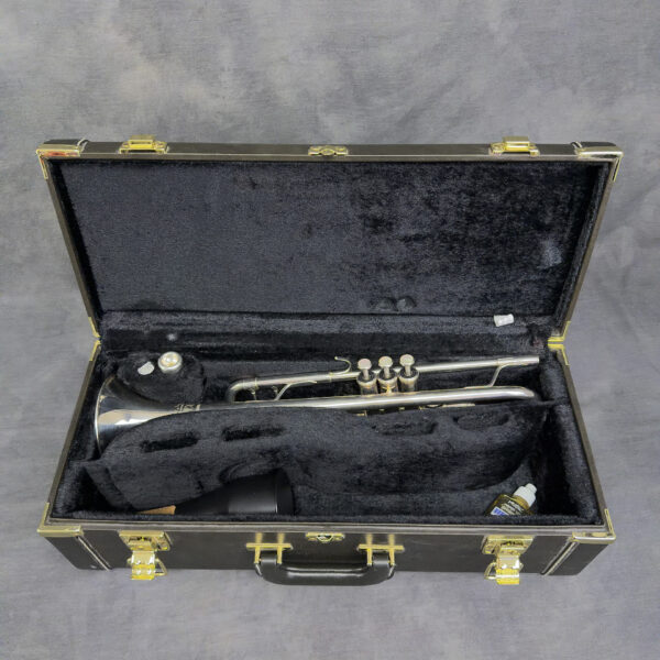 Yamaha Xeno YTR-8335S Professional Bb Trumpet