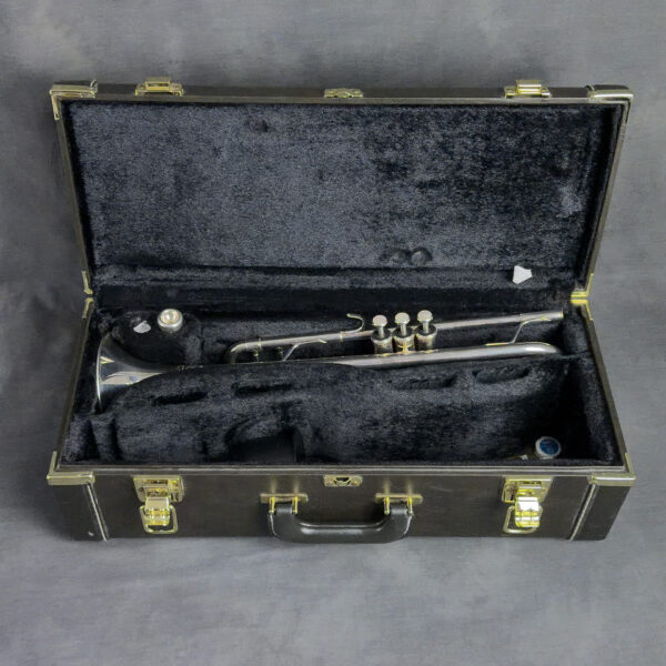 Yamaha Xeno YTR-8335S Professional Bb Trumpet
